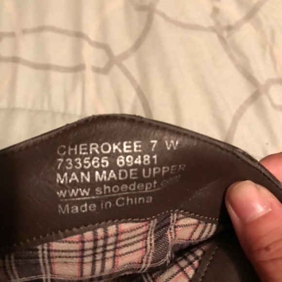 Boots - Picture 3 of 3